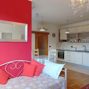 Augusta Apartment