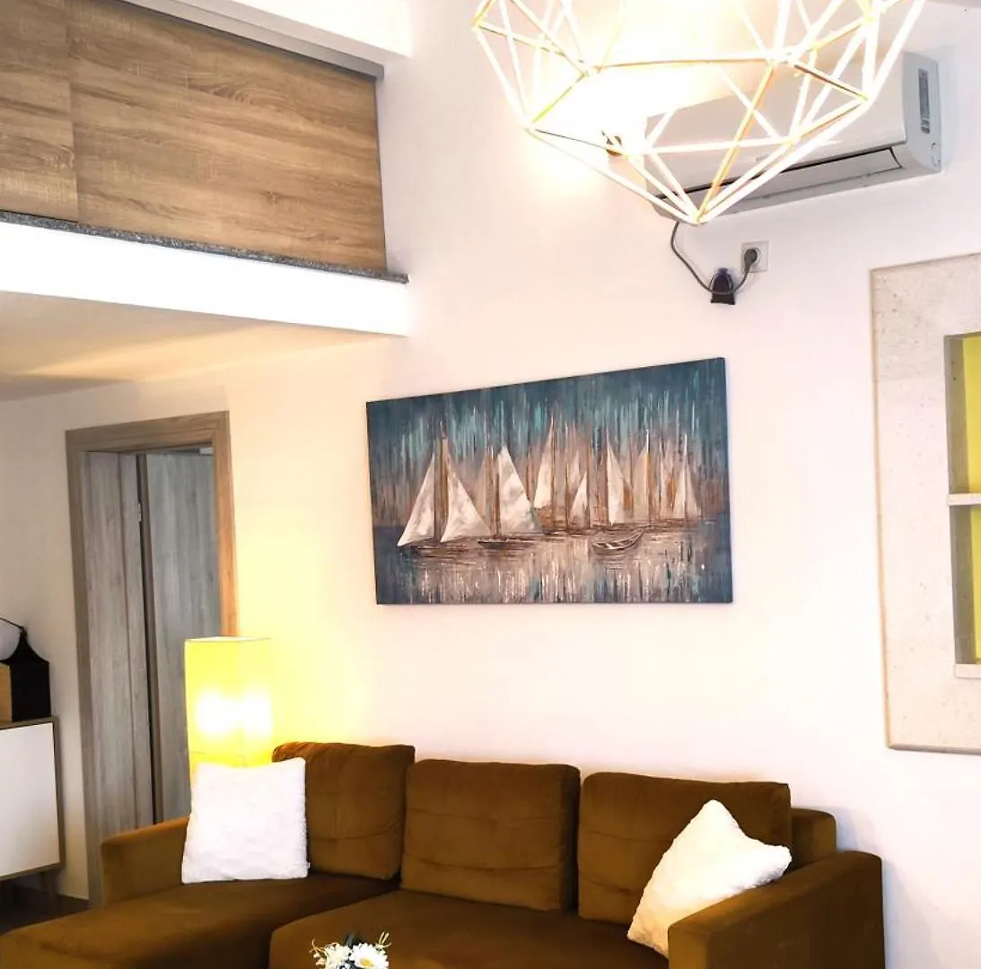 Apartments Aurora Zadar 0*,